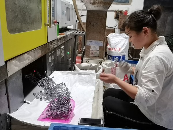 深圳玩具工厂大量搬迁，想做玩具怎么办？