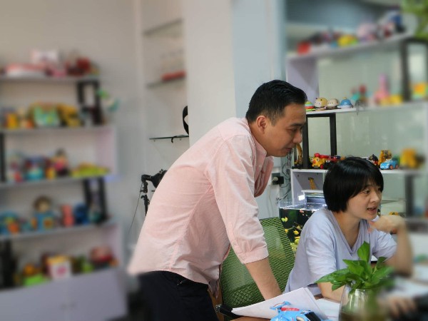 从玩具设计到开模生产，草莓视频在线观看入口WWW设计把一站式草莓视频色多多网站发挥到极致